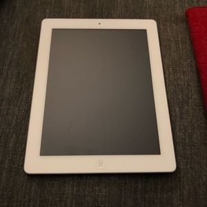 Apple iPad 16gb with Michael Kors case